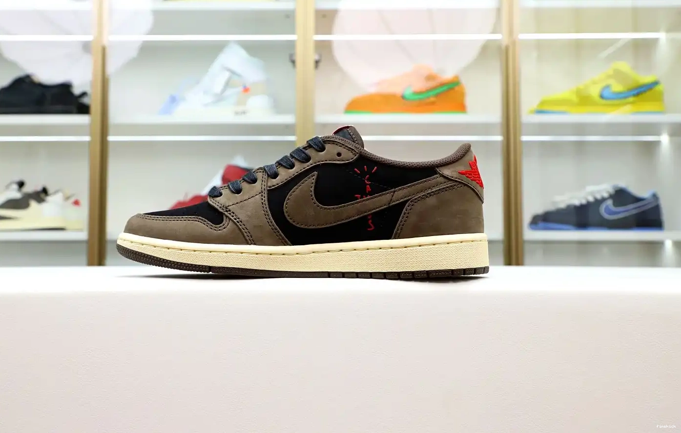 TS Travis 1mLow OG Air SP Scott Jordan Jordan x 0530